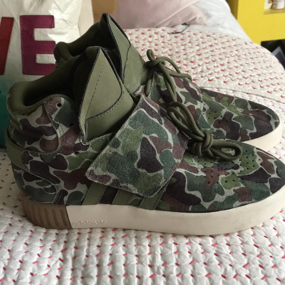 Adidas high tops size 4 kids